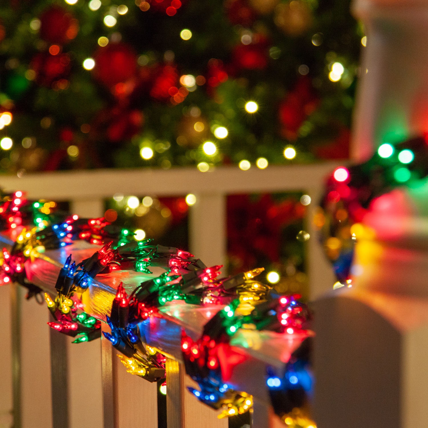 9' Garland Lights, 300 Multicolored Lamps, Green Wire - Wintergreen ...